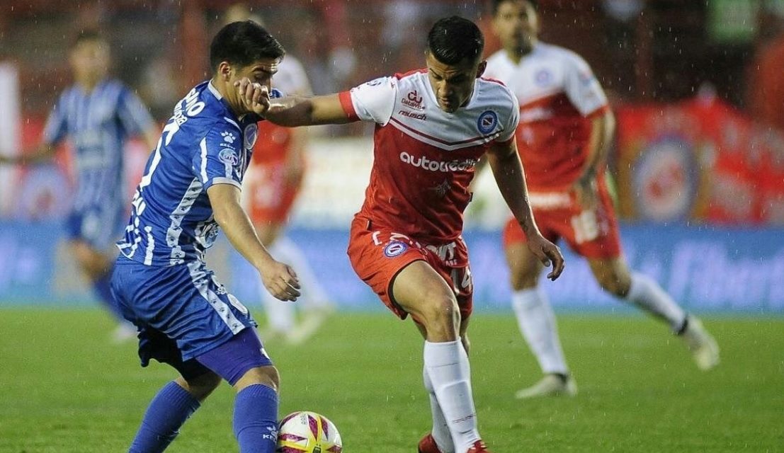 Empate pasado por agua en La Paternal