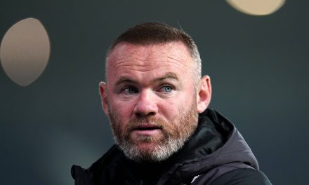 Championship: Severa sanción para el equipo de Wayne Rooney en Inglaterra ¡Cada vez más lejos de la Premier League!