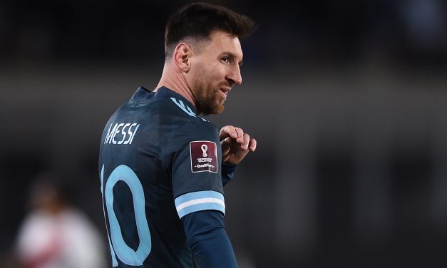 Argentina – Perú: ¡Espectacular! Así se vive un tiro libre de Messi desde la tribuna del Monumental