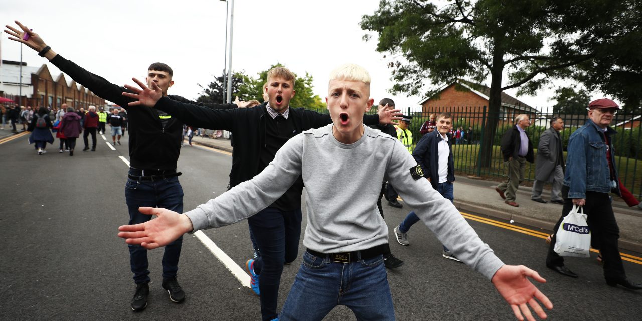 Premier League: Así festejaron los hinchas del Newcastle la llegada de su nuevo y multimillonario dueño