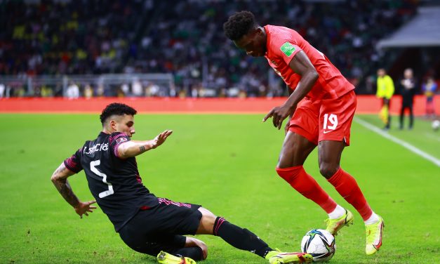 CONCACAF Eliminatorias Copa Mundial: Una bestia, Alphonso Davies dio este pase magistral para el gol de Canadá ante México en el Azteza