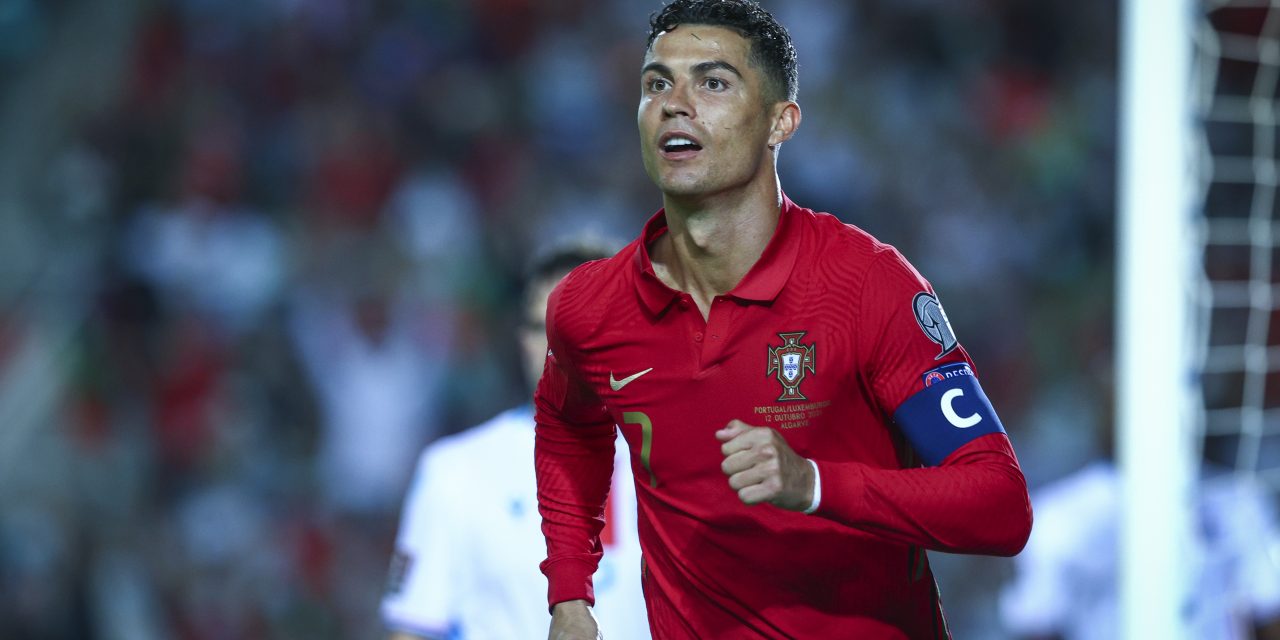 El hombre del Manchester United está indignado: El arquero le sacó el gol del año a CR7 en Portugal – Luxemburgo