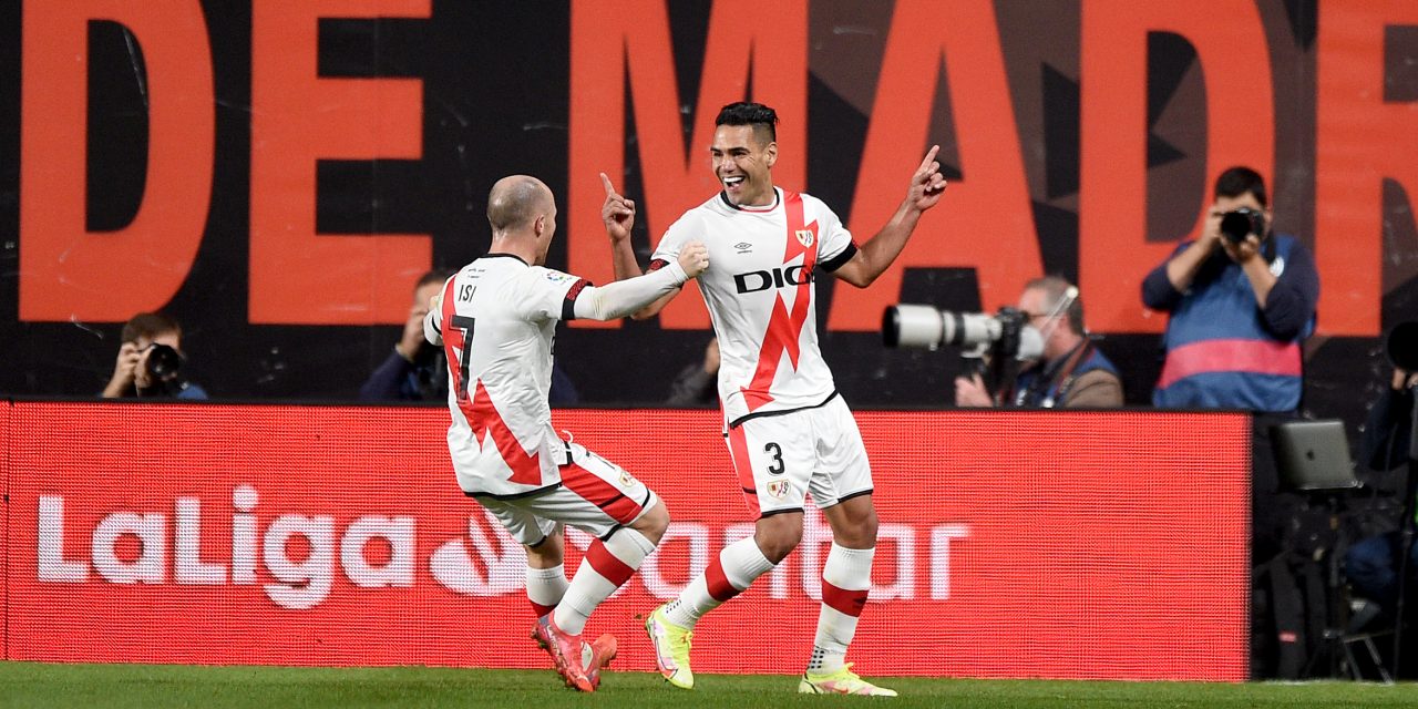 Sonríe toda Colombia: Falcao logró un récord histórico en la victoria del Rayo Vallecano sobre el Barcelona por La Liga de España