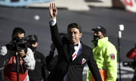 «Está con la cabeza volada por lo de River»