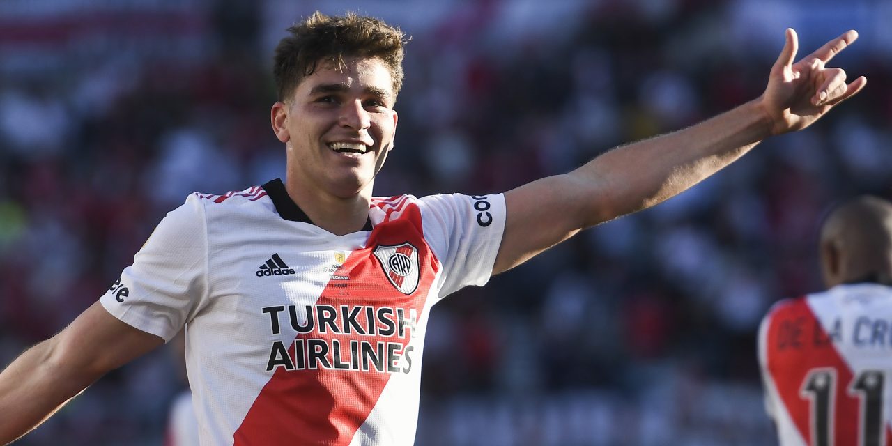 El gesto que no se vio de Julián Álvarez en la expulsión de Marcos Rojo en la victoria de River sobre Boca