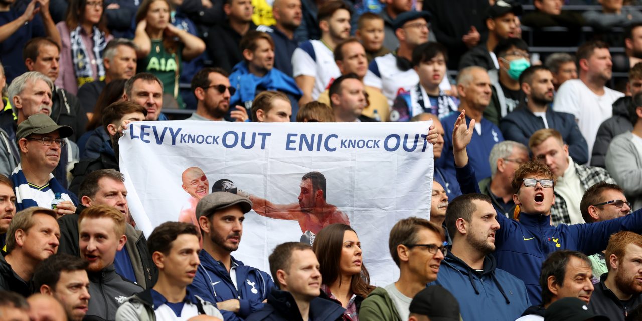 Premier League: Los hinchas del Tottenham están artos y le pidieron que se vaya