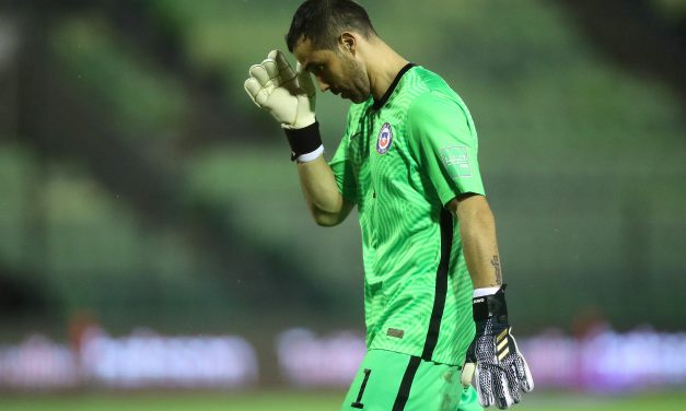 La desazón de Claudio Bravo tras la derrota de Chile ante Perú que complica las chances de Campeonato del Mundo