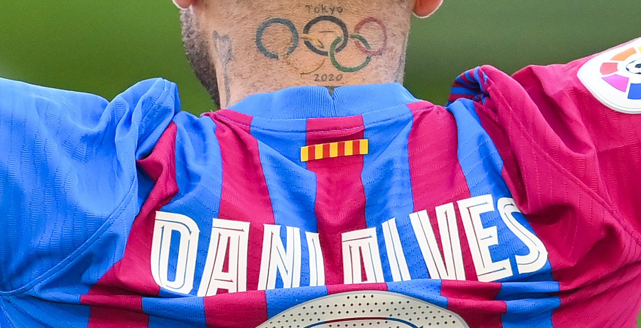 ¡Que personalidad! Es uno de los más jóvenes del Barcelona y le reclama a Dani Alves ‘tener paciencia con el balón’