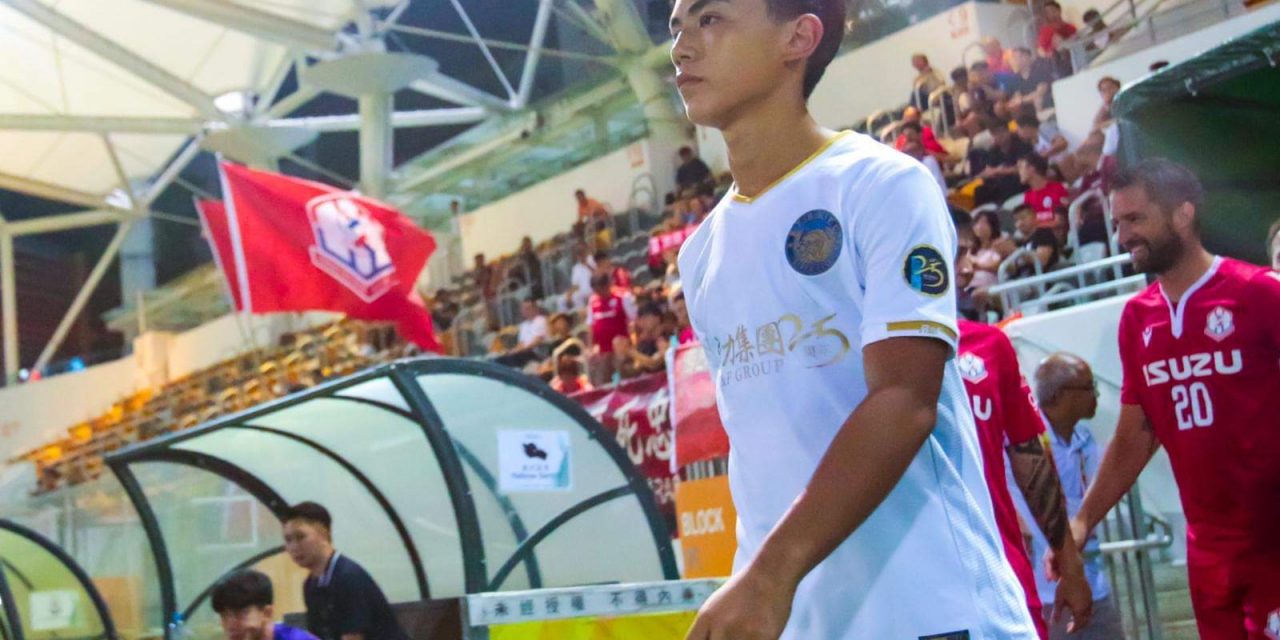 Nació en la Argentina, es profesional desde los 15 años y la rompe en la Liga China