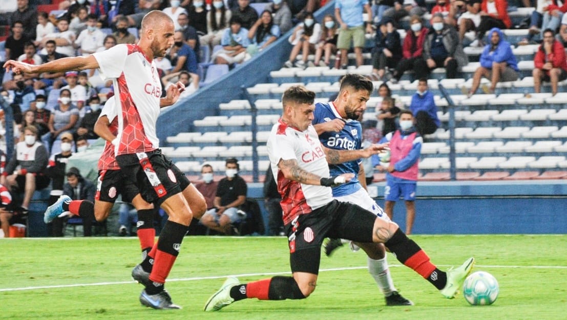 Barracas Central se tomó revancha en Uruguay y venció a Nacional