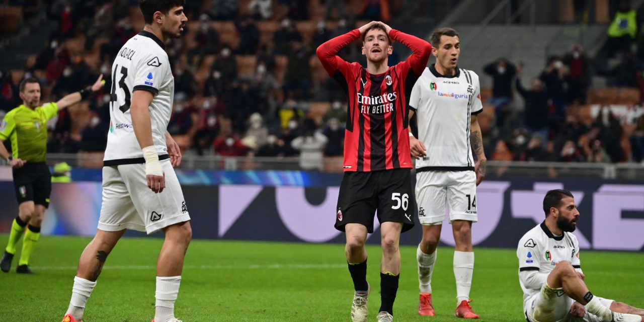 Serie A de Italia: la derrota del Milán lo aleja de la punta
