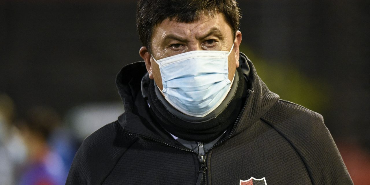 Luego de su experiencia en Newell’s el mono Burgos podría dirigir en España