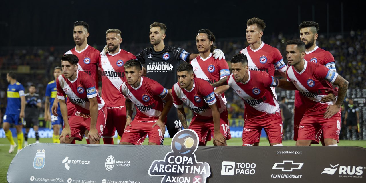 Es una de las figuras de Argentinos Juniors, jugó en Boca pero quiere enfrentar a Racing en la final