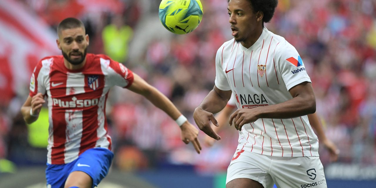Monchi se desespera por resolver la situación de Koundé con el Sevilla FC