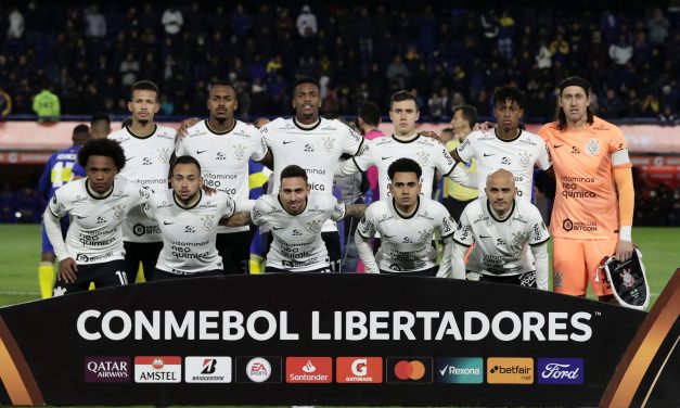 Iba a jugar contra Boca por la Libertadores pero Corinthians le rescindió el contrato por indisciplina
