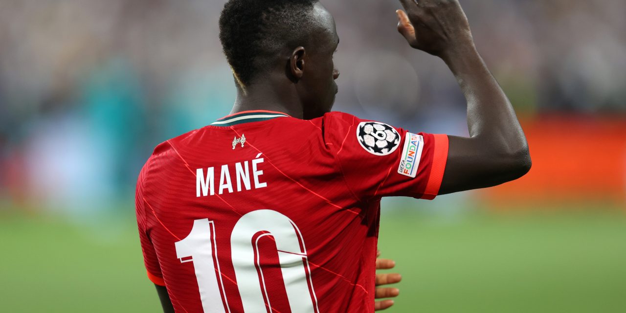 El regalo de Sadio Mane a 150 empleados del Liverpool