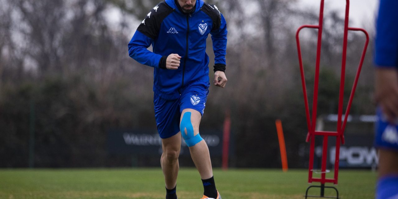 Atención Uruguay: La decisión del entrenador de Vélez con Godín ¿Jugará la vuelta ante River por la Libertadores?