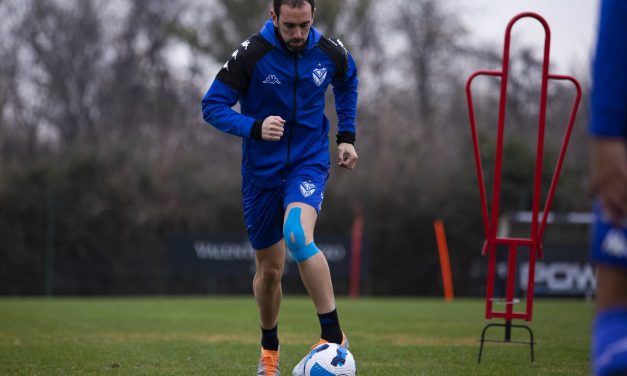 Atención Uruguay: La decisión del entrenador de Vélez con Godín ¿Jugará la vuelta ante River por la Libertadores?