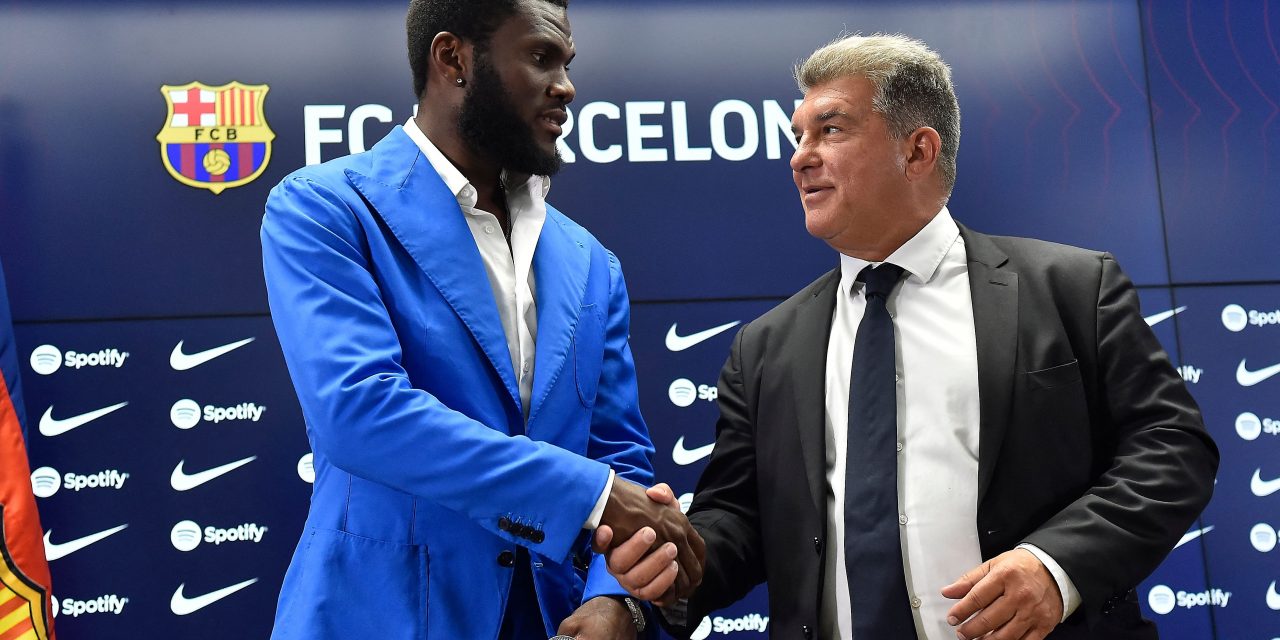 Frank Kessie al ser presentado en el FC Barcelona: «Tengo muchas ganas de empezar»