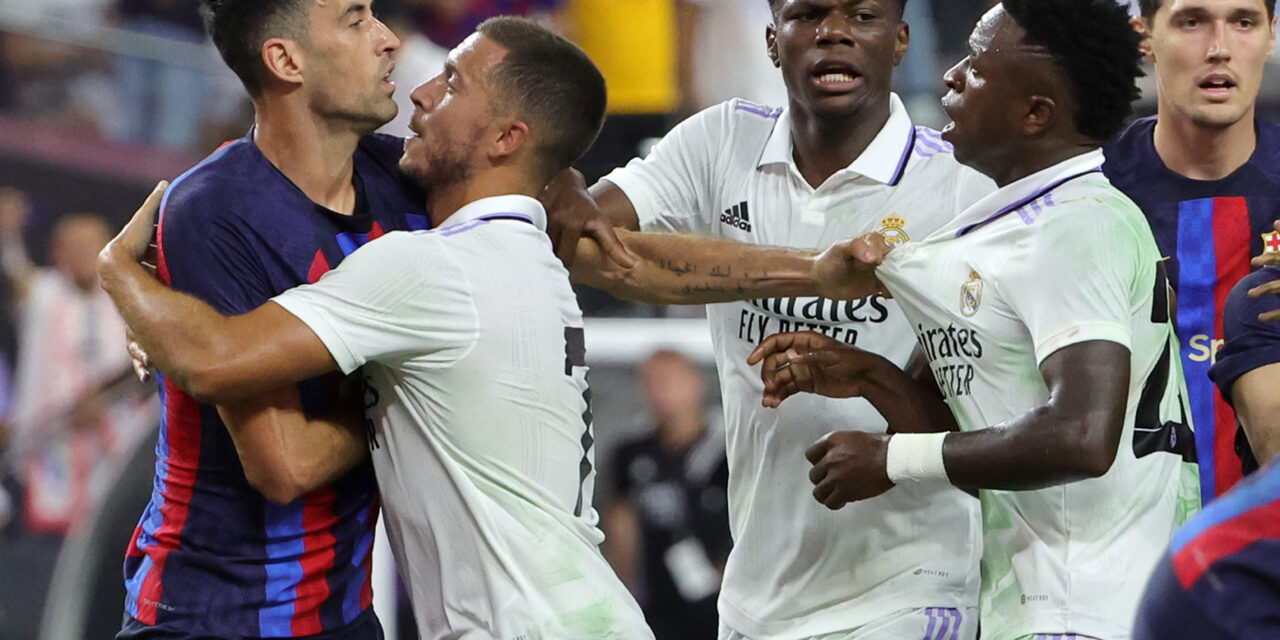 Tras la derrota ante el FC Barcelona ¿El Real Madrid debe buscar a otro delantero?