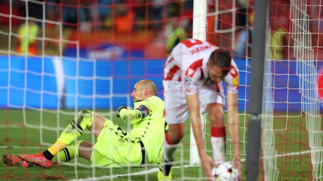 Insólito: un campeón de la Champions League quedó eliminado por este ridículo gol en contra