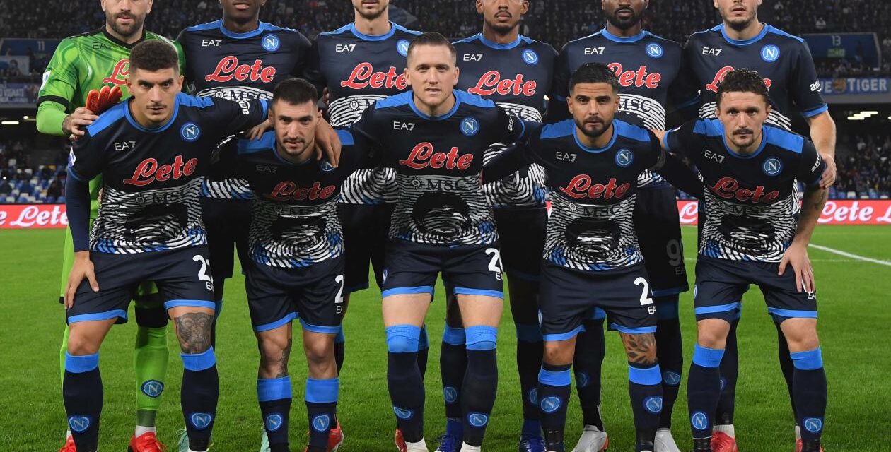 Prohíben al Napoli usar la imagen de Maradona en su camiseta