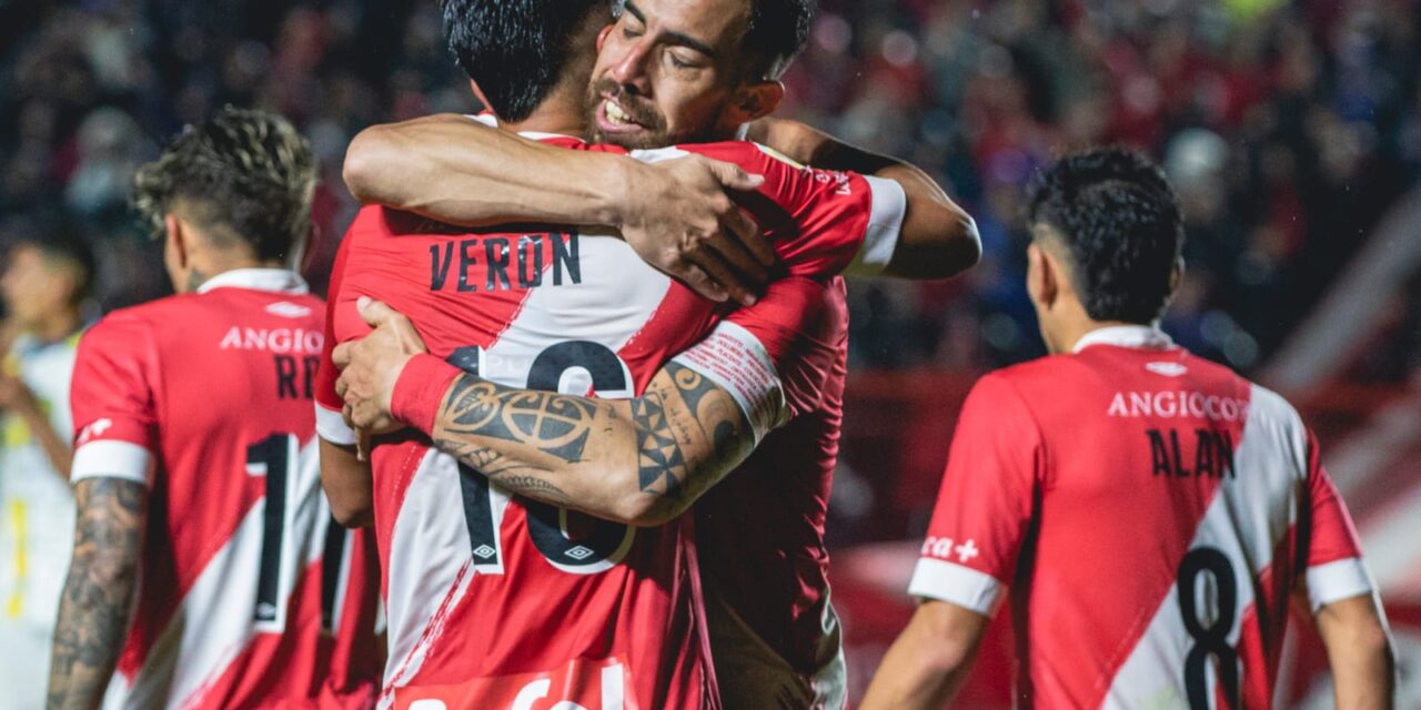 Argentinos Juniors le dio un cachetazo al Rosario Central de Tévez