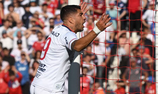 Da la vuelta al mundo: El notable gesto de Luis Suárez en el clásico entre Nacional y Peñarol