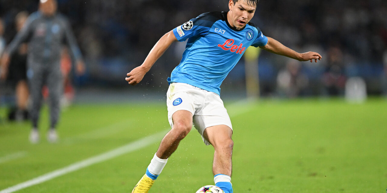 Un gigante de la Premier League espera ‘luz verde’ del Napoli para fichar al Chucky Lozano