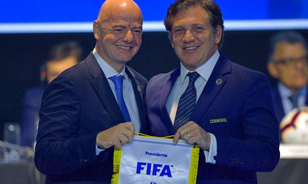 Conmebol felicitó a Infantino por su reelección en la FIFA