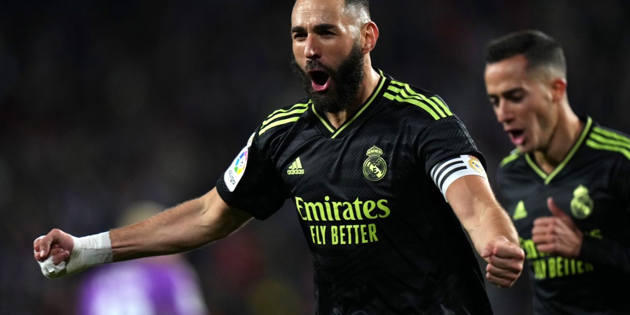 Benzema rescata al Madrid de una noche complicada en Valladolid y deja a los blancos punteros de La Liga a un día de cerrar el 2022