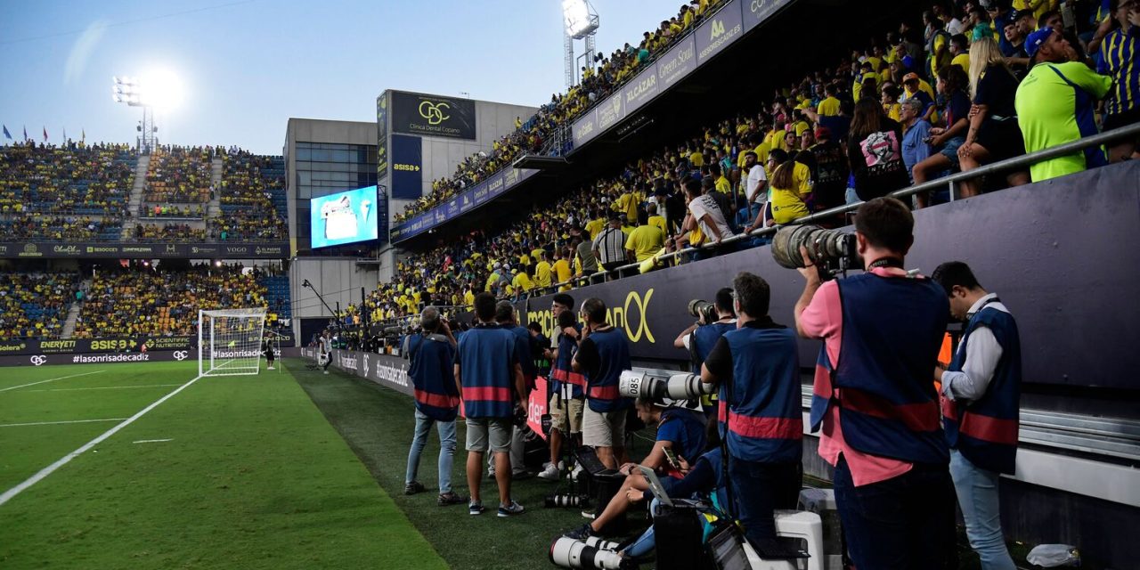 Cádiz – Manchester United: Una visita para el recuerdo en la Tacita de Plata