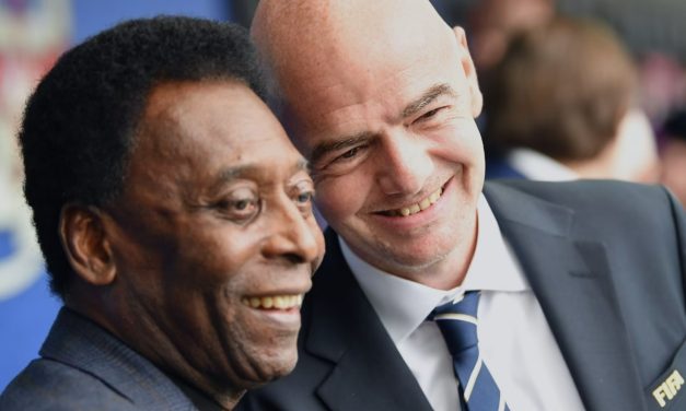 La propuesta de Gianni Infantino para honrar a Pelé sigue incorporando federaciones adeptas