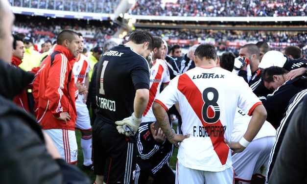 Se fue al descenso con River y hoy anunció su retiro en la Argentina