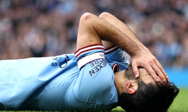 Los futbolistas que podrían salir del Manchester City después de Joao Cancelo