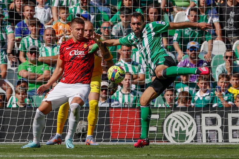 Triunfazo del Betis ante el Mallorca para subirse a la lucha por la Champions League