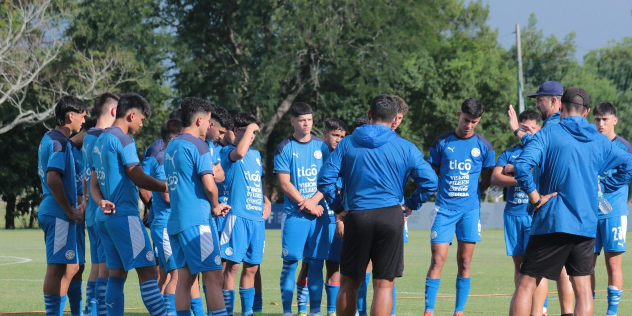 Su padre jugó en la selección Argentina pero él fue convocado por Paraguay