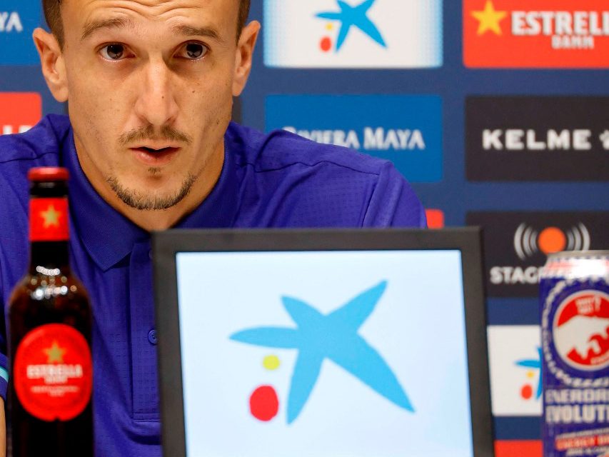 El Rayo Vallecano certifica el traspaso de Salvi Sánchez al Espanyol 