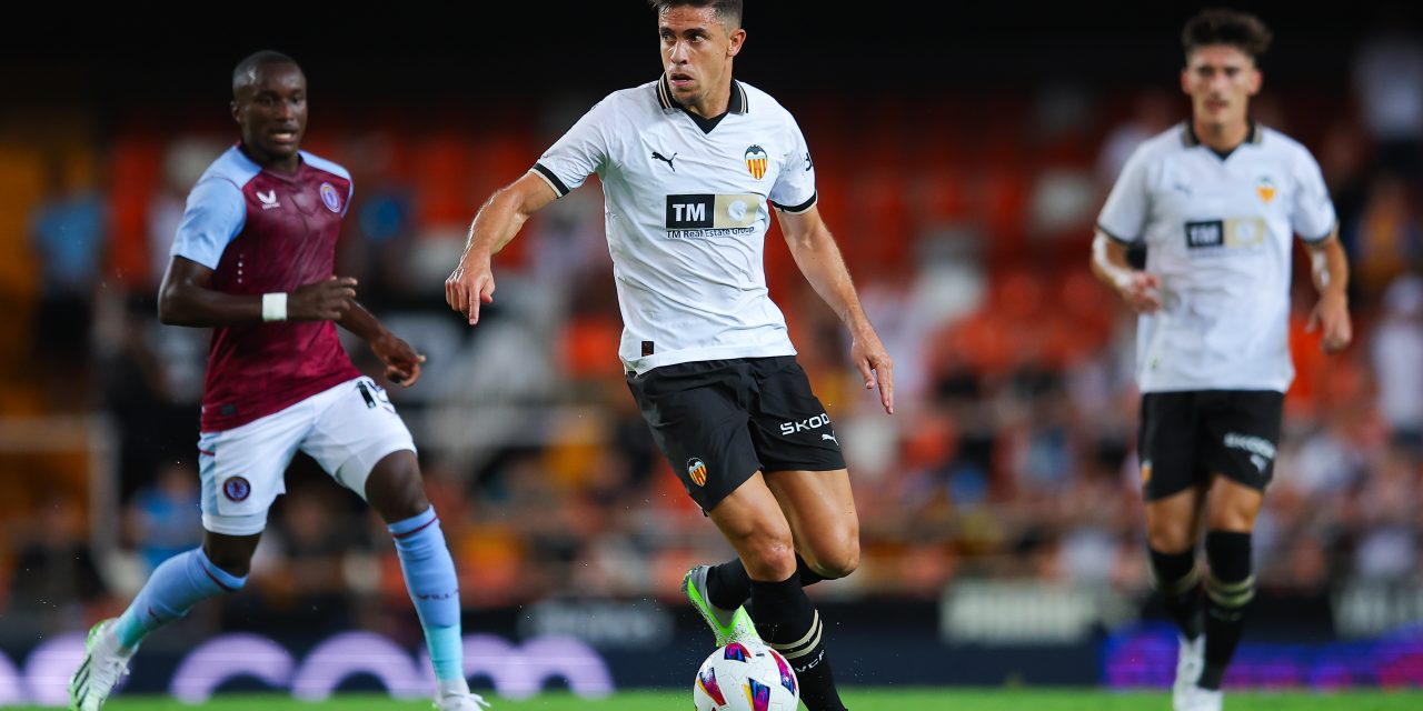 El Aston Villa se queda con la victoria 2-1 ante el Valencia en Mestalla