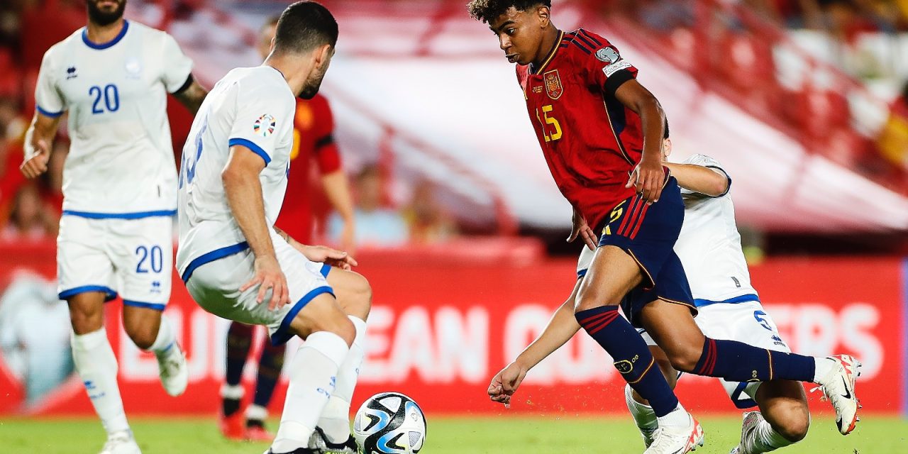 Crónica: España 6-0 Chipre: Otra noche de fiesta en Granada para la Selección Española