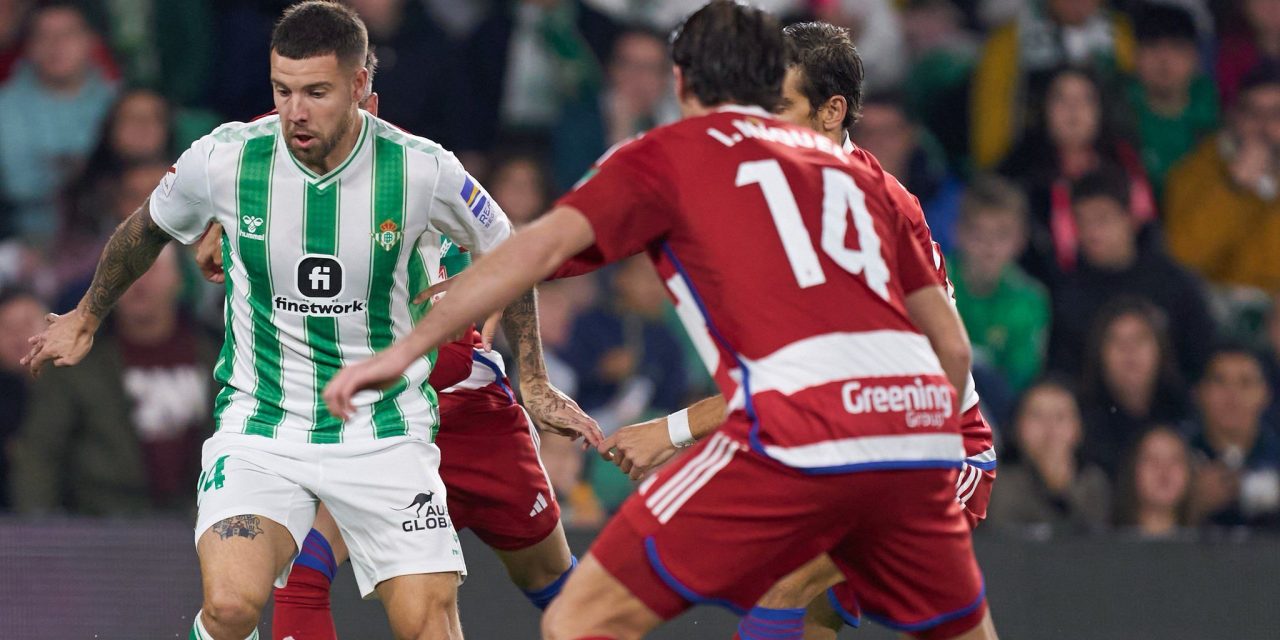 El Real Betis consigue vencer por la mínima ante un Granada irregular