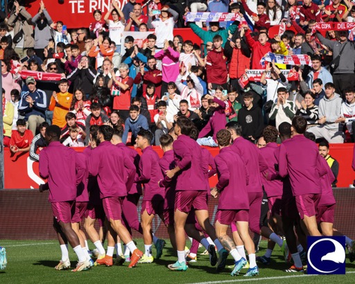 El Sevilla FC se da un baño de masas para empezar el año