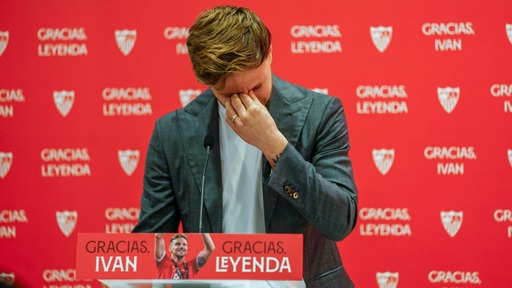 Rakitic se marcha del Sevilla FC entre lágrimas: «Me duele irme de mi casa»
